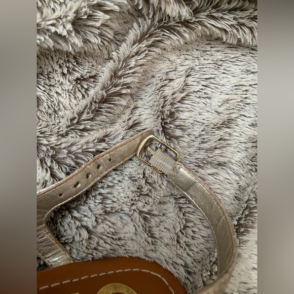 GUESS embellished flat sandals - EUC - Picture 6 of 8